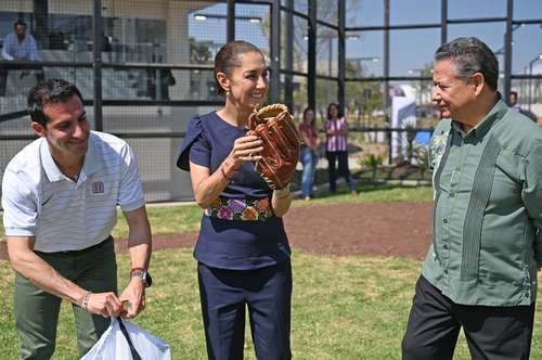 Sheinbaum inaugura la Ciudad Deportiva de Alto Rendimiento en Pachuca; convoca a una clase nacional de béisbol y softbol