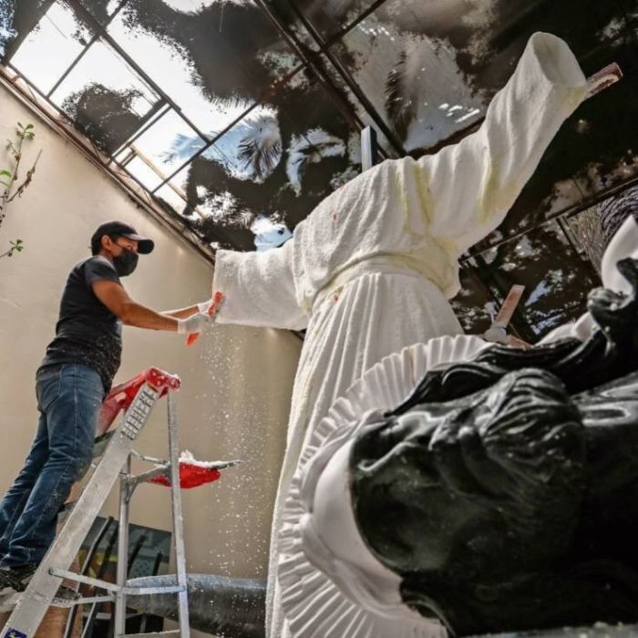 Taller Alimaña: artesanos de Iztapalapa crean figuras monumentales para cine, festivales y desfiles