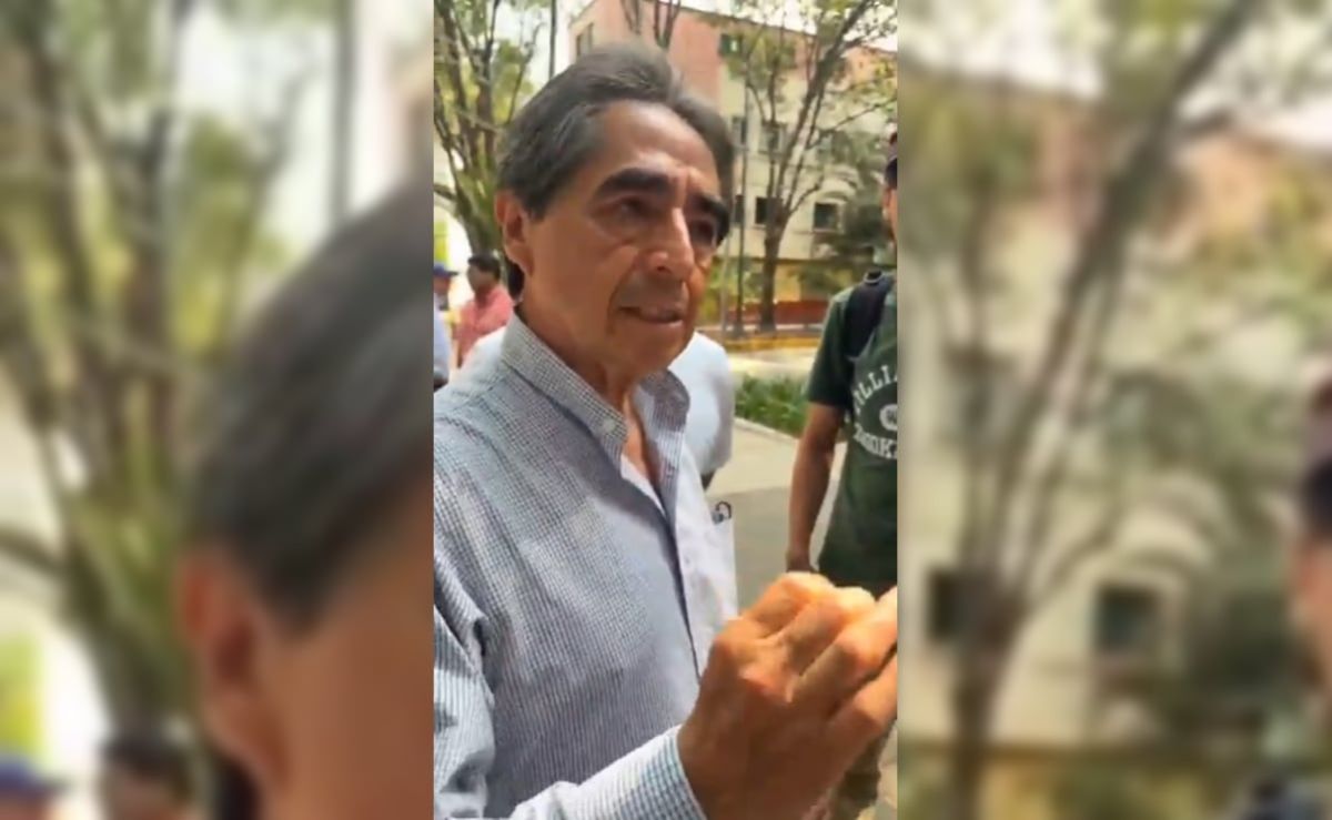 director-de-la-encb-pide-levantar-paro-estudiantes-rechazan-y-mantienen-toma-de-canal-once