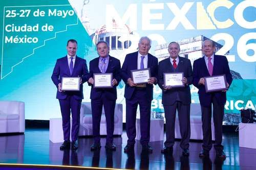 Empresarios llaman a invertir en México pese a retos; Antonio del Valle pide confianza
