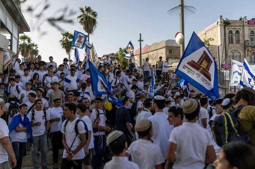 ultranacionalistas-corean-muerte-a-los-arabes-y-ben-gvir-ondea-bandera-en-al-aqsa-durante-la-marcha-de-jerusalen