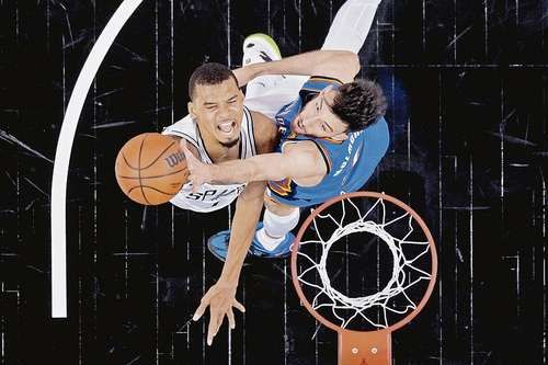 Wembanyama firma 33 puntos y los Spurs vencen 103-82 al Thunder; empatan la final del Oeste 2-2