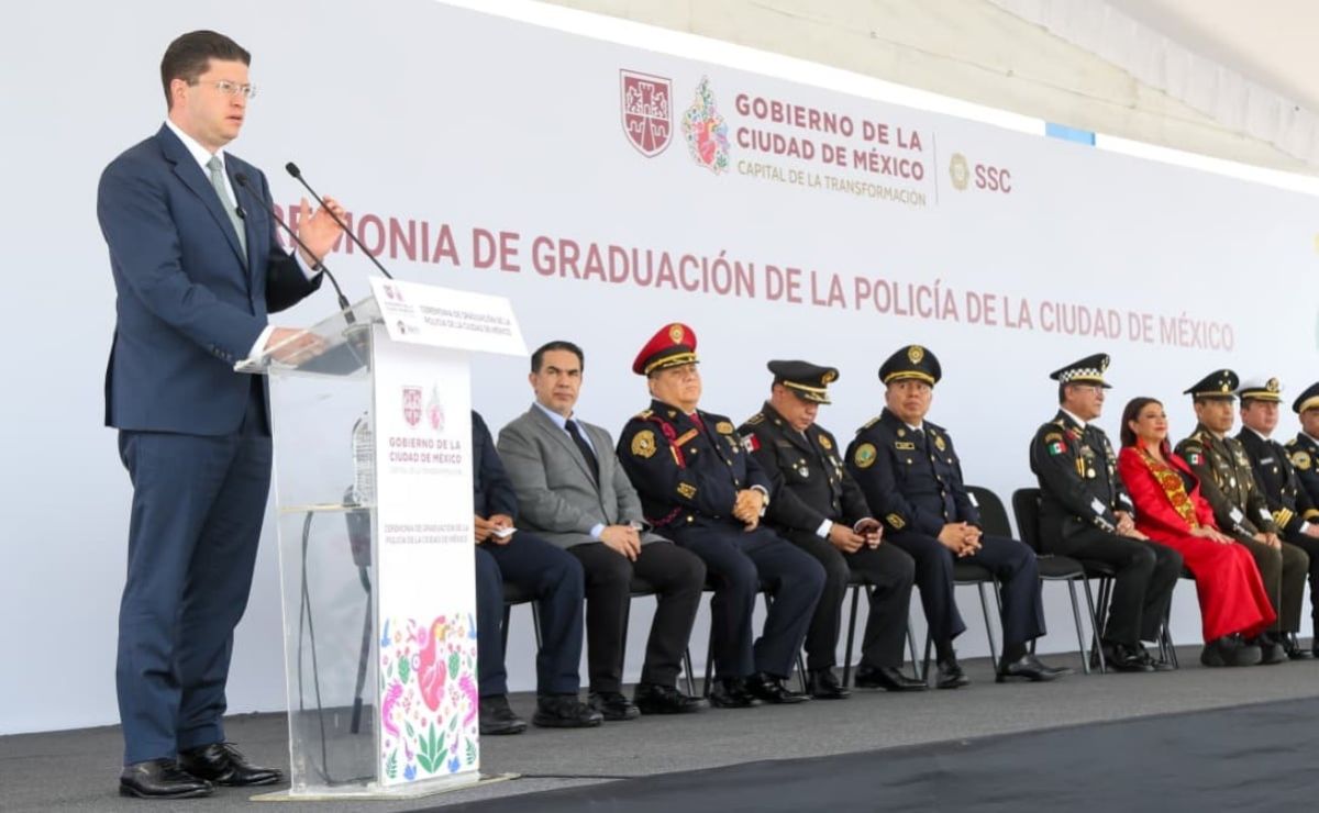 se-graduan-426-nuevos-policias-en-la-ciudad-de-mexico-anuncian-estimulo-economico-por-su-trabajo-durante-el-mundial