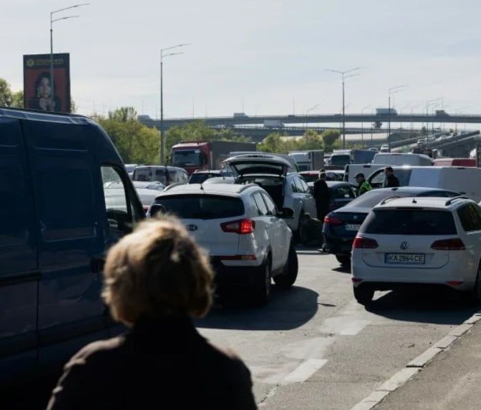 Rusia vuelve a atacar el puente Pivdeni de Kiev; bombardeos en Járkov dejan dos muertos